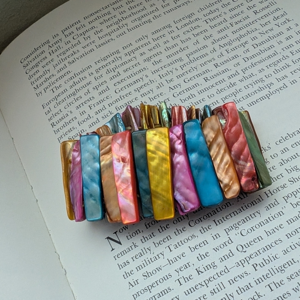 Colorful Shell Bracelet - Picture 6 of 7